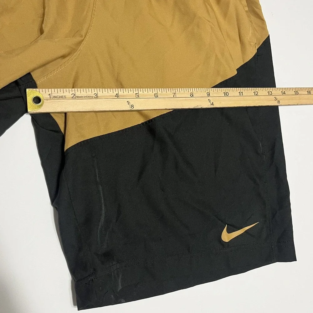 Nike Men's Dri-Fit MEDIUM Ultimate Flex Woven Black & Gold Shorts Breathable